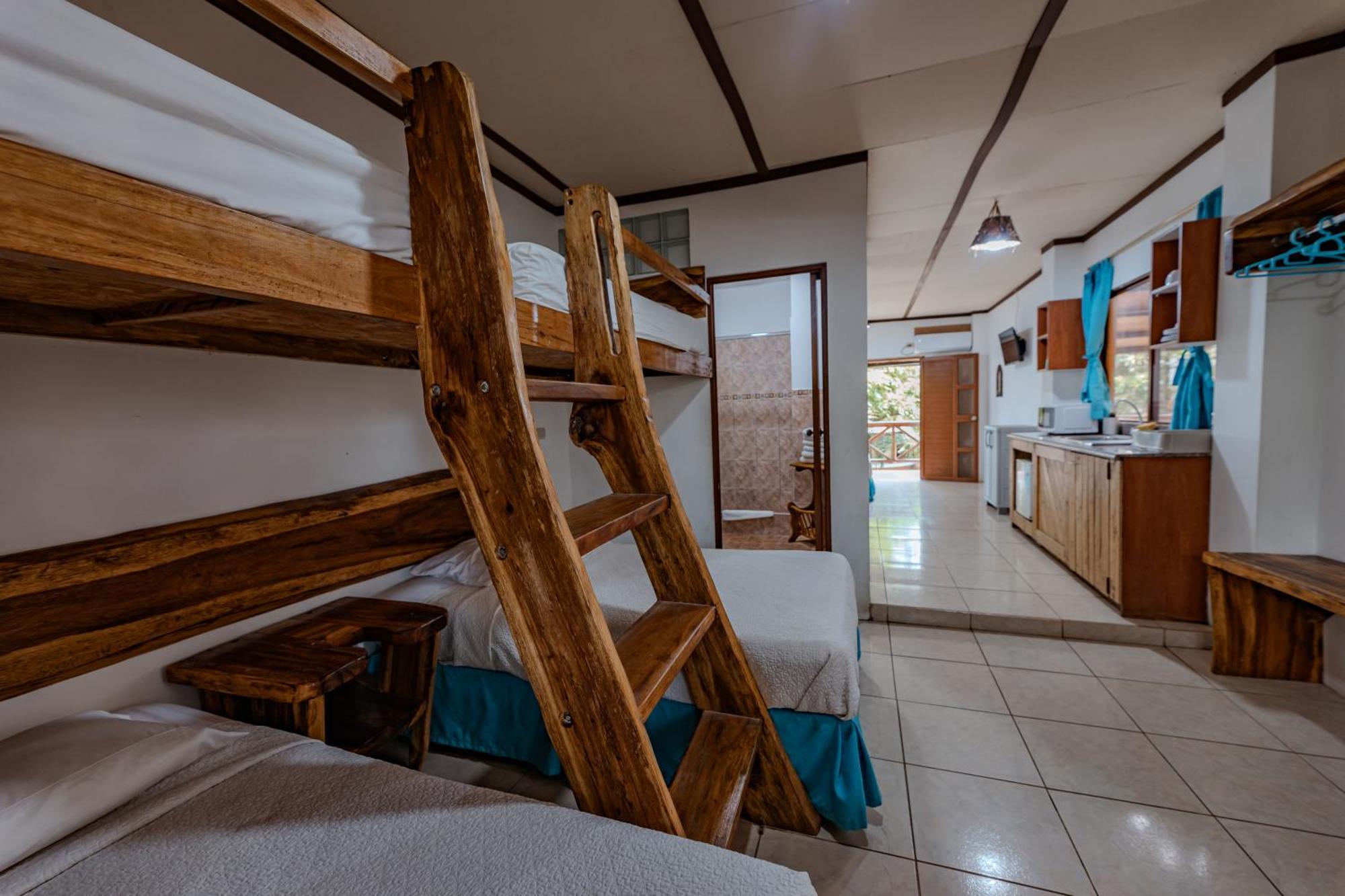Hotel Nantu Hosteria Пуэрто-Лопес Экстерьер фото