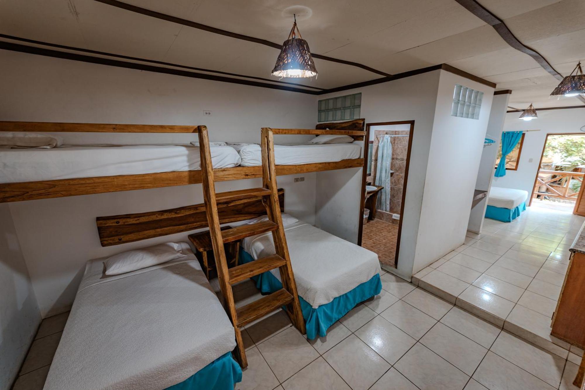 Hotel Nantu Hosteria Пуэрто-Лопес Экстерьер фото