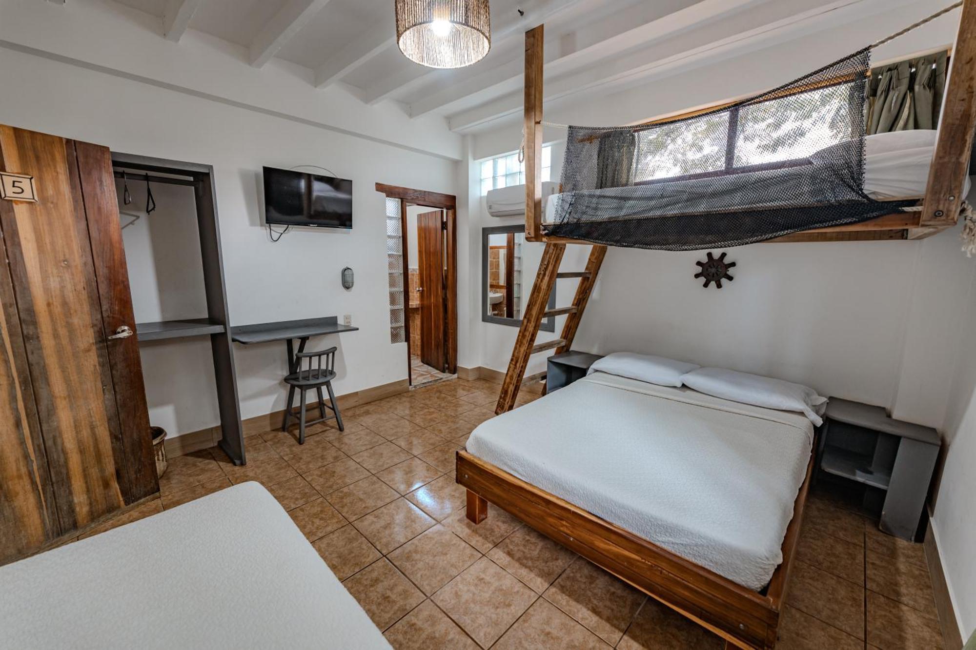 Hotel Nantu Hosteria Пуэрто-Лопес Экстерьер фото
