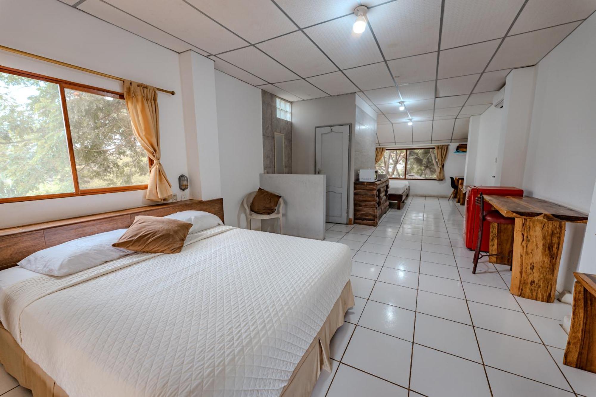 Hotel Nantu Hosteria Пуэрто-Лопес Экстерьер фото