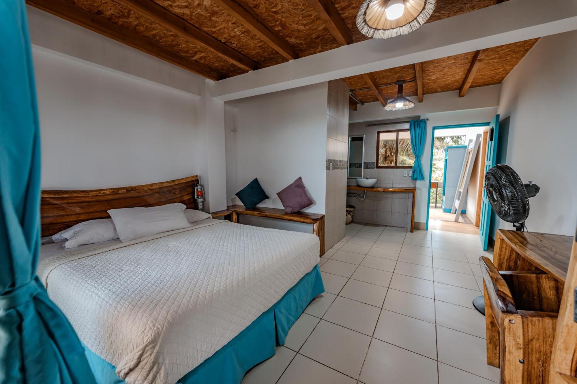 Hotel Nantu Hosteria Пуэрто-Лопес Экстерьер фото