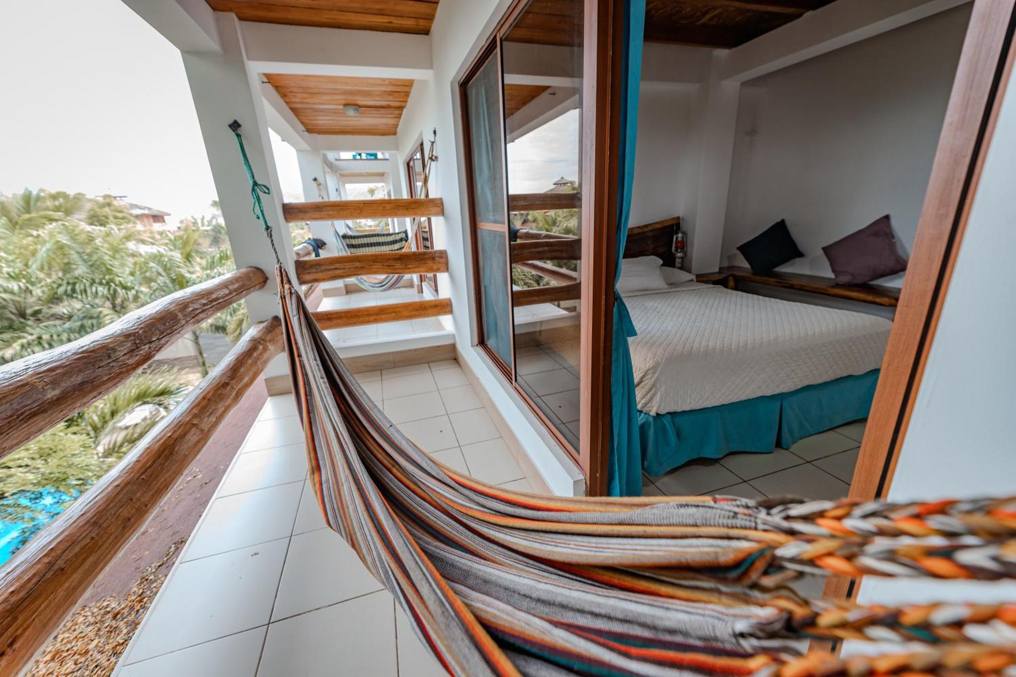 Hotel Nantu Hosteria Пуэрто-Лопес Экстерьер фото