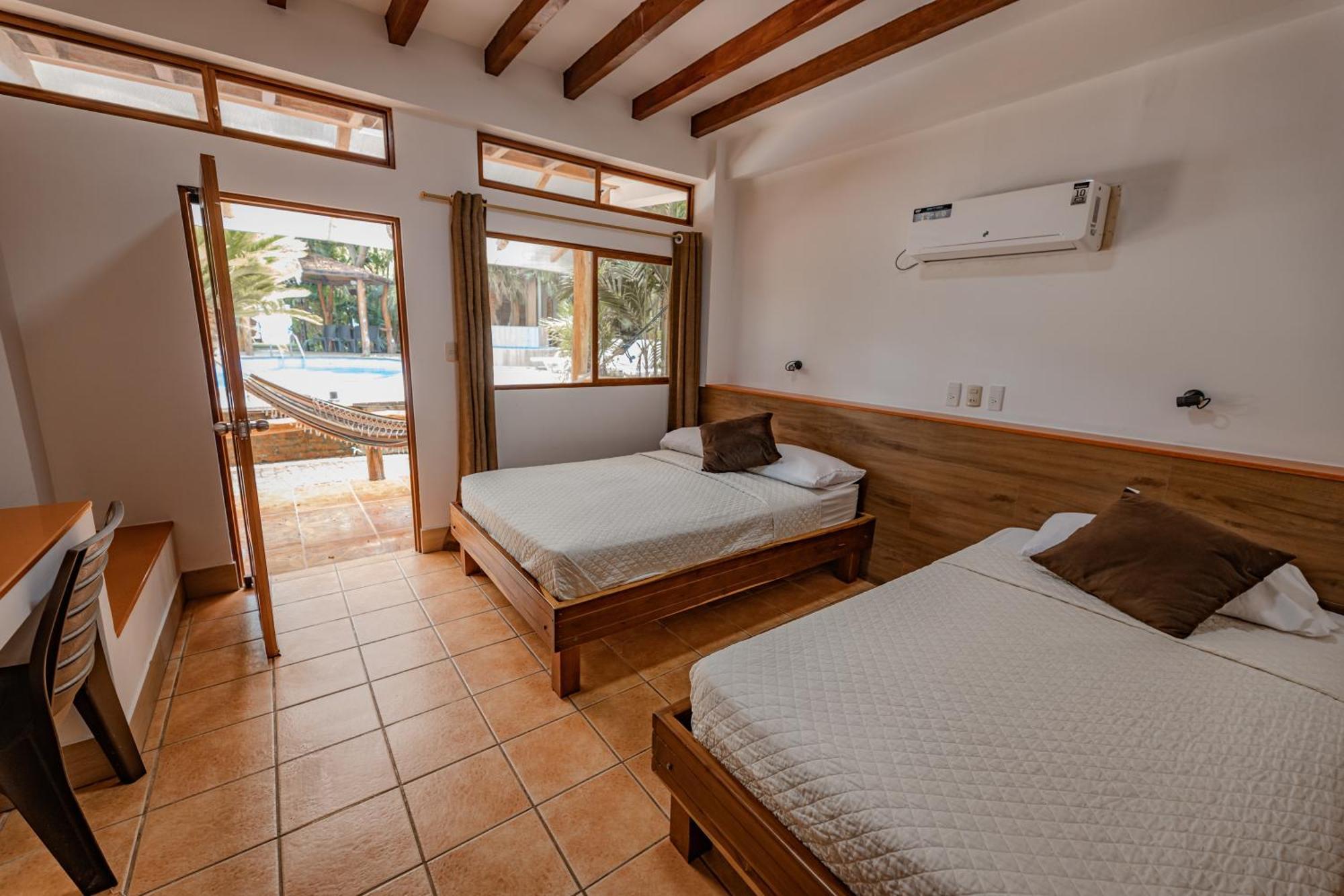 Hotel Nantu Hosteria Пуэрто-Лопес Экстерьер фото