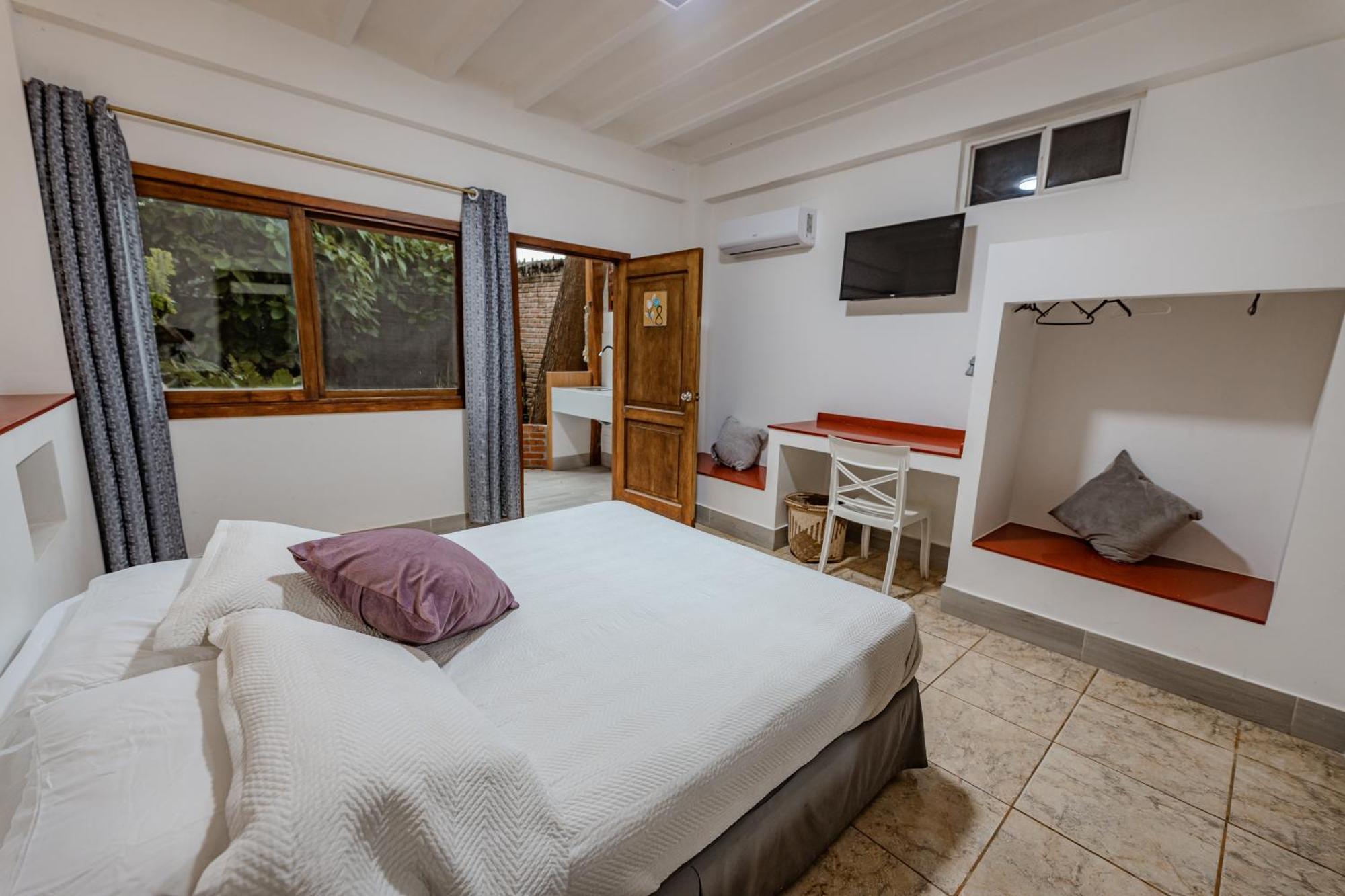 Hotel Nantu Hosteria Пуэрто-Лопес Экстерьер фото